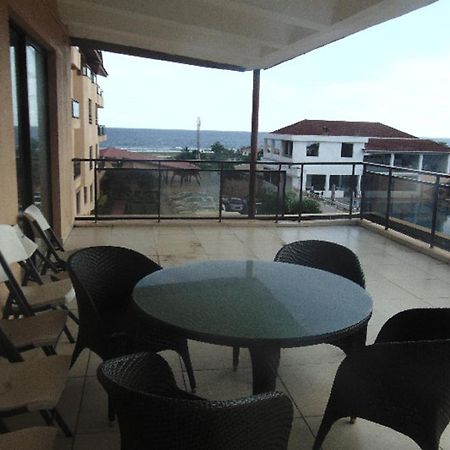 Palm Spring Resort Monrovia Luaran gambar