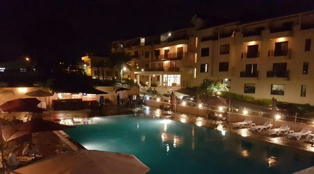 Palm Spring Resort Monrovia Luaran gambar
