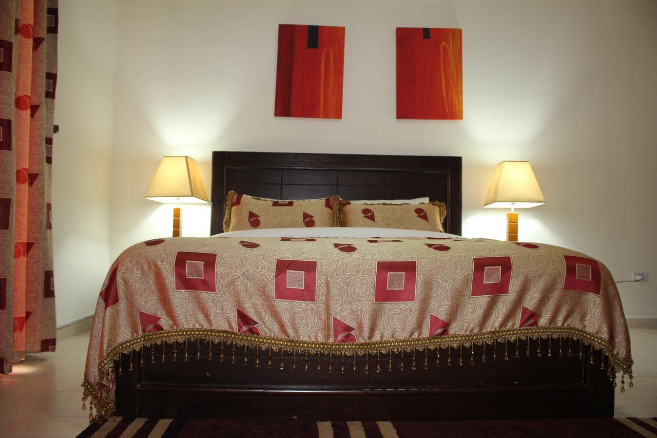 Palm Spring Resort Monrovia Luaran gambar