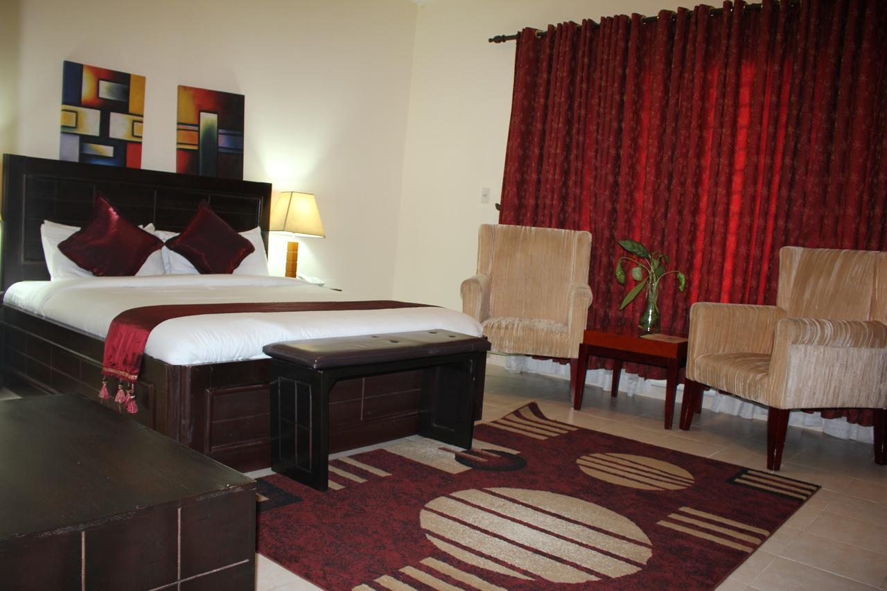 Palm Spring Resort Monrovia Luaran gambar