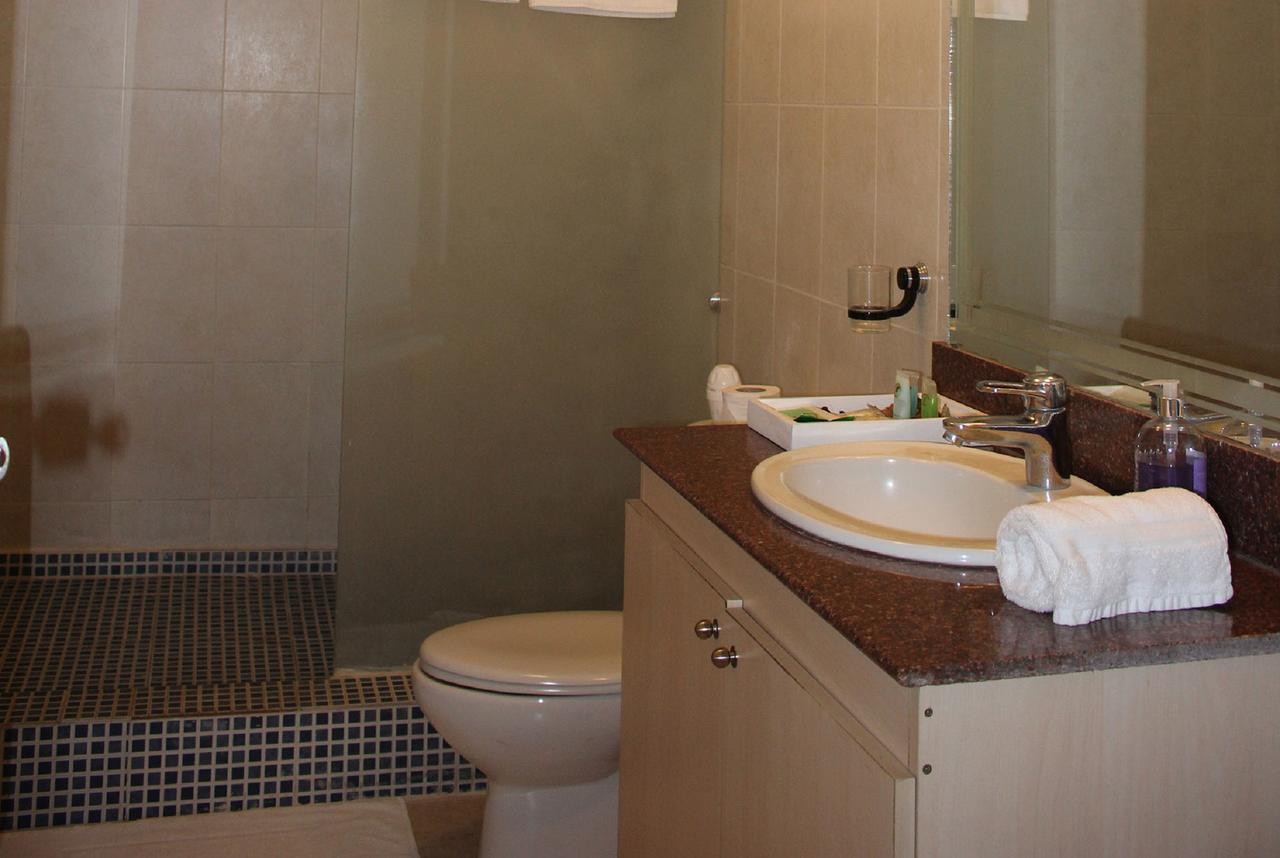 Palm Spring Resort Monrovia Luaran gambar